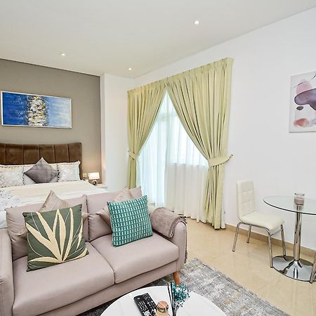 Luxury Escapes - Budget Studio With Balcony, Yacht Bay Marina Дубай Экстерьер фото