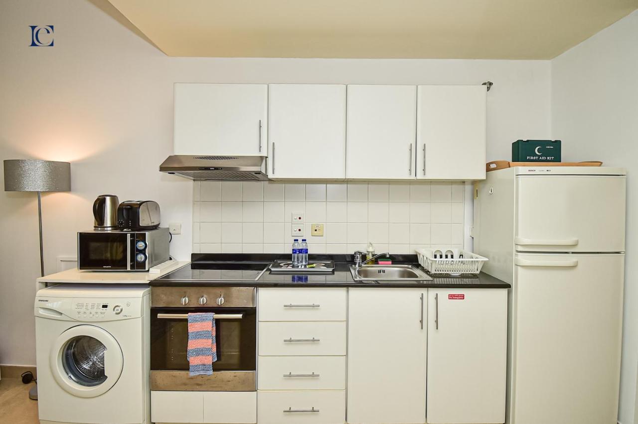 Luxury Escapes - Budget Studio With Balcony, Yacht Bay Marina Дубай Экстерьер фото